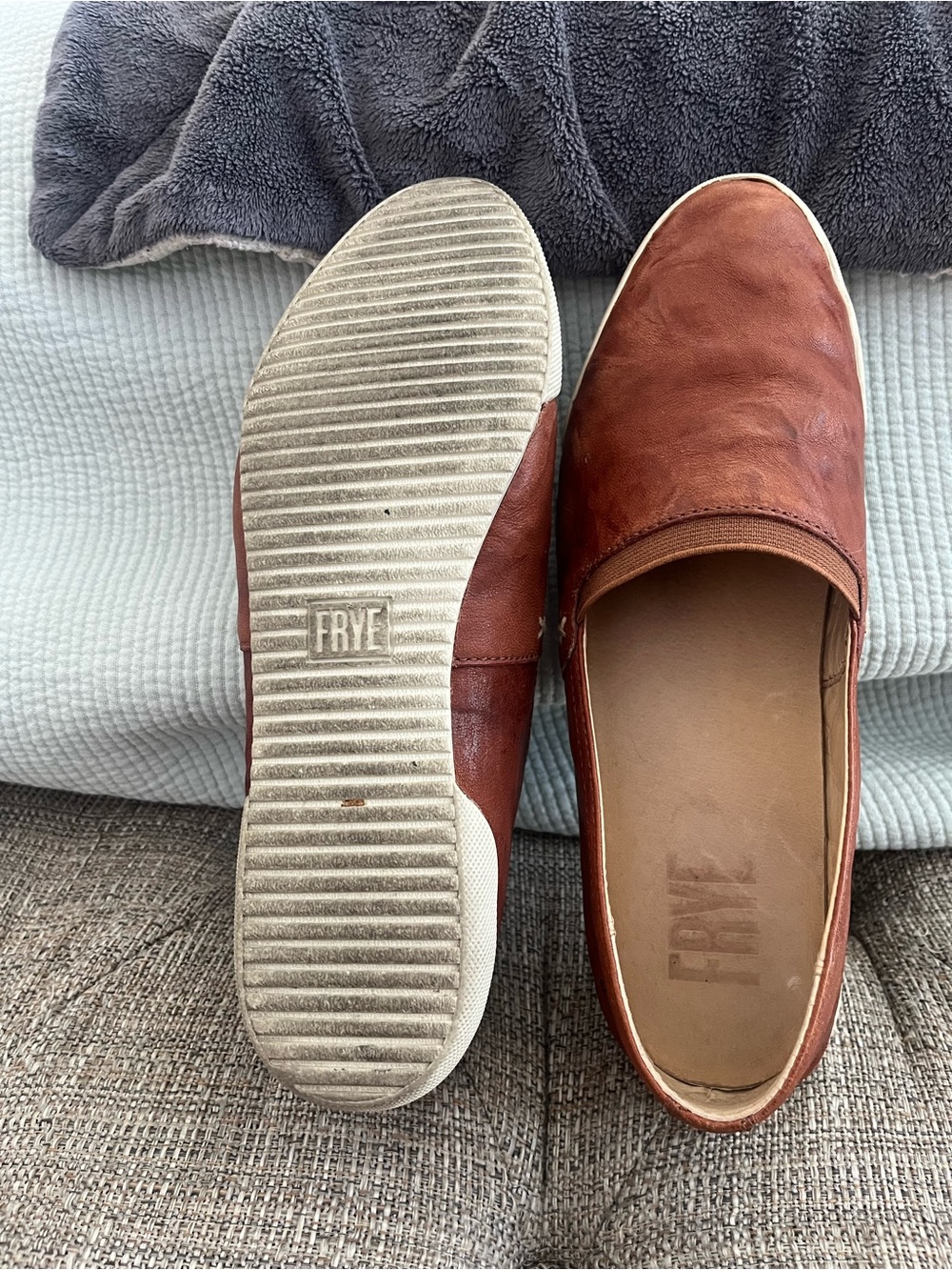 Casual Women's Slip-On Frye Flats in Brown - Size 8M - Picture 3 of 7